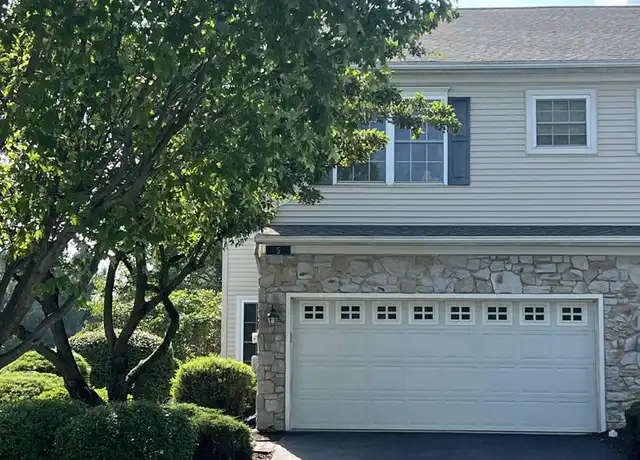 Property at 5 Carousel Cir, Hershey, PA, 17033, 3 beds, 2.5 baths, [object Object]
