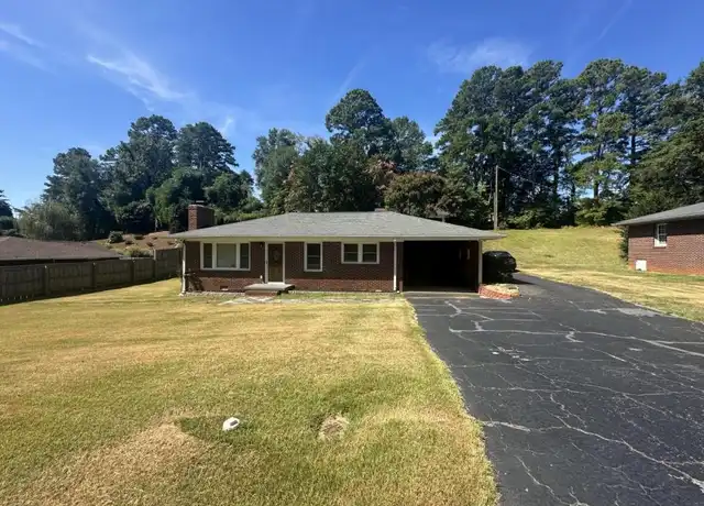 Property at 304 Mountain View Dr, Seneca, SC, 29672, 2 beds, 2.5 baths, [object Object]