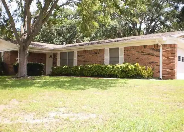 Property at 407 Powell Dr, Tyler, TX, 75703, 3 beds, 2 baths, [object Object]