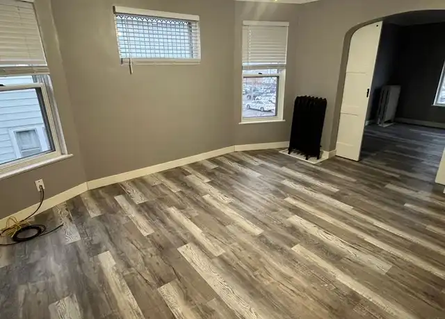 Property at 419 E 5th St Unit 2 (Upper), Duluth, MN, 55805, 2 beds, 1 bath, [object Object]