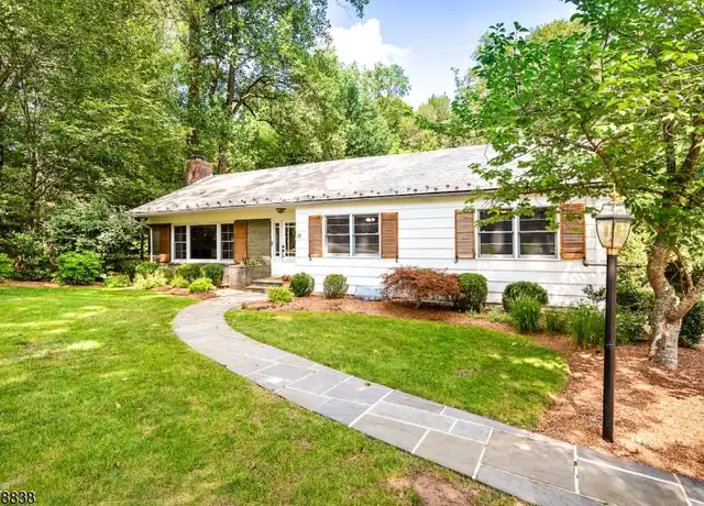 Property at 28 Londonderry Way, Summit, NJ, 07901, 3 beds, 2.5 baths, [object Object]
