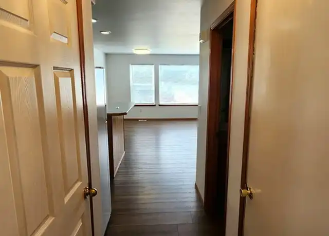Property at 1330 S Skyline Dr, Moses Lake, WA, 98837, 2 beds, 1.5 baths, [object Object]