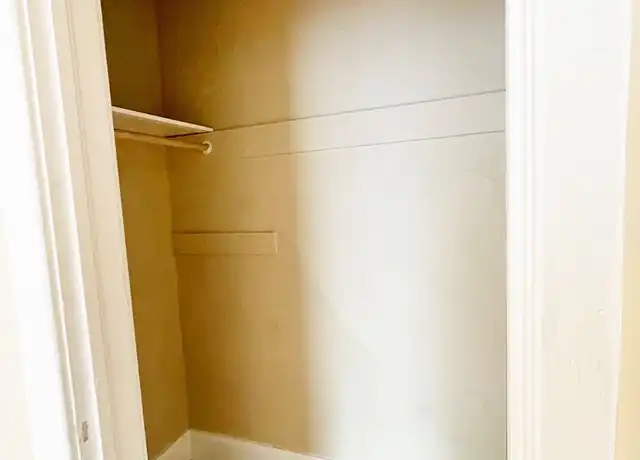 Property at 621 S Adams St Unit 621-5, Spokane, WA, 99204, 1 bed, 1 bath, [object Object]