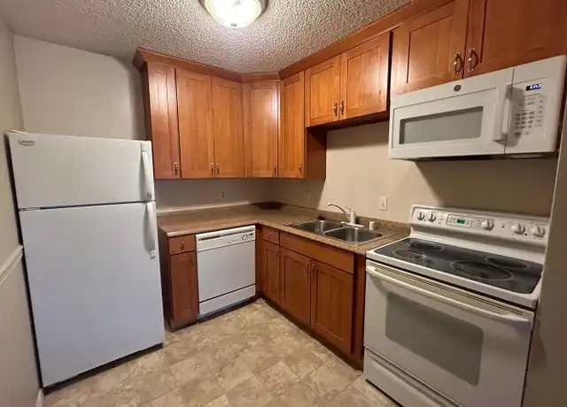 Property at 12022 NE 8th St Unit 5, Bellevue, WA, 98005, 2 beds, 1 bath, [object Object]