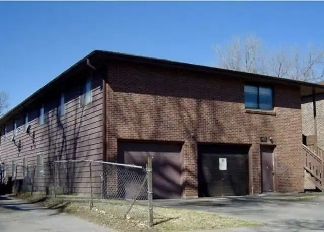 Property at 527 S 25th St Apt 2, Lincoln, NE, 68510, 2 beds, 1 bath, [object Object]