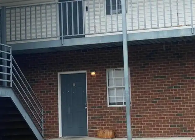 Property at 2004 Tower Pl Unit B, Greenville, NC, 27858, 2 beds, 1 bath, [object Object]