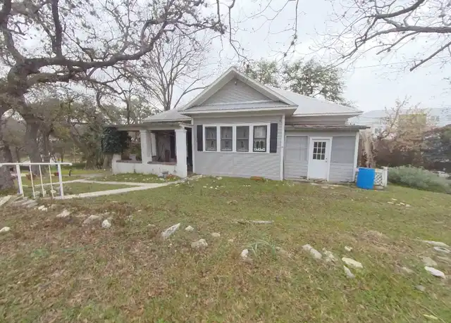 Property at 906 Chestnut St, San Marcos, TX, 78666, 3 beds, 2 baths, [object Object]