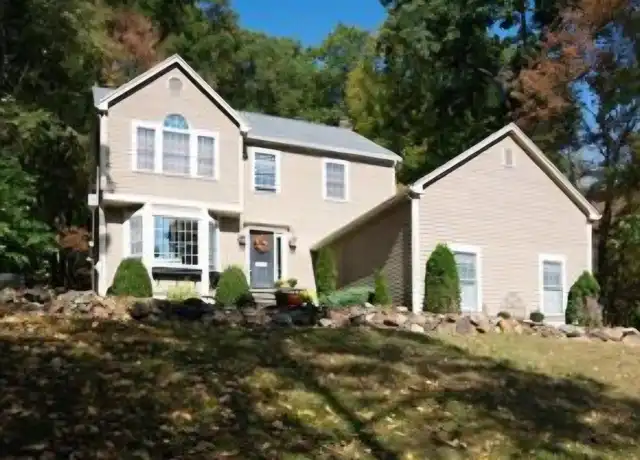 Property at 139 Stonefence Rd, Naugatuck, CT, 06770, 3 beds, 2.5 baths, [object Object]