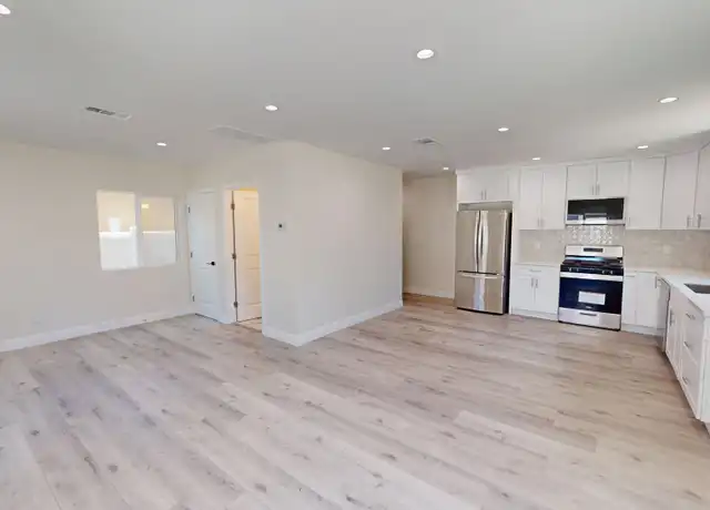 Property at 22131 Victory Blvd Unit 22133, Woodland Hills, CA, 91303, 3 beds, 3 baths, [object Object]