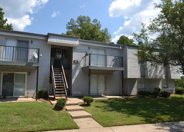 Property at 805 High Meadow Ln, Charlotte, NC, 28217, 2 beds, 1.5 baths, [object Object]