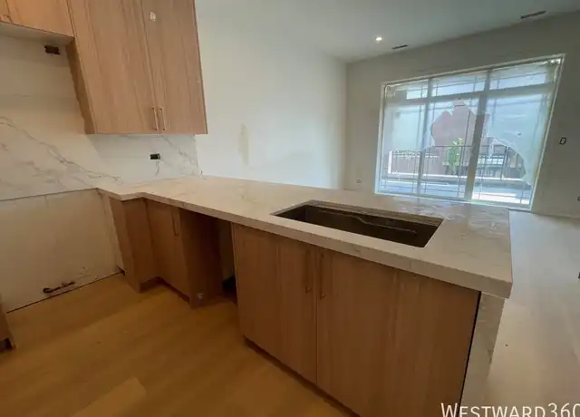 Property at 2040 W Washington Blvd Unit 3, Chicago, IL, 60612, 2 beds, 2 baths, [object Object]