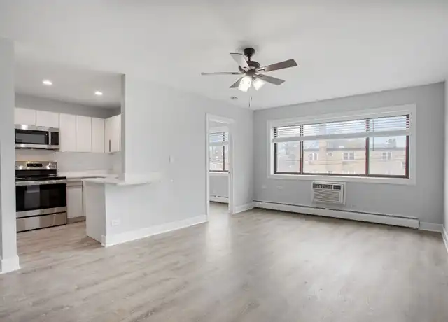 Property at 6826 N Ridge Blvd Unit 202, Chicago, IL, 60645, 2 beds, 1 bath, [object Object]