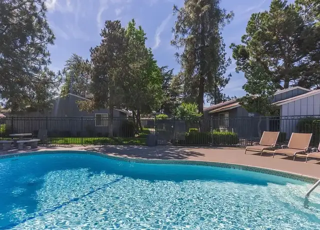 Photo of 505 Villa Ave, Clovis, CA 93612