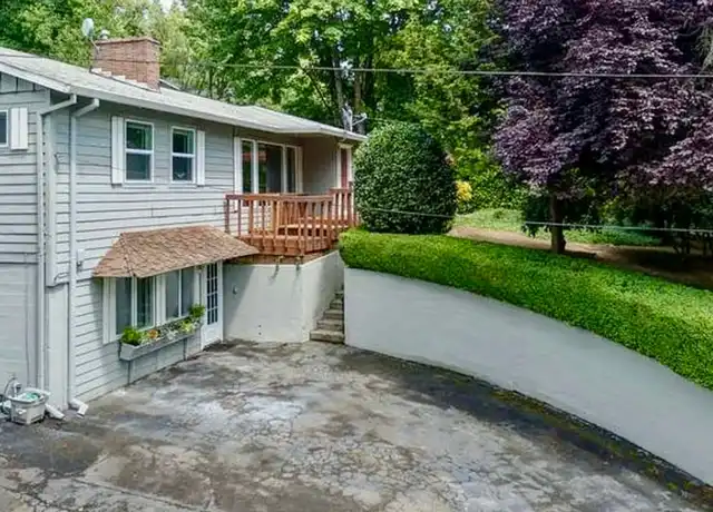 Property at 9938 SW Terwilliger Blvd Unit B, Portland, OR, 97219, 2 beds, 1 bath, [object Object]