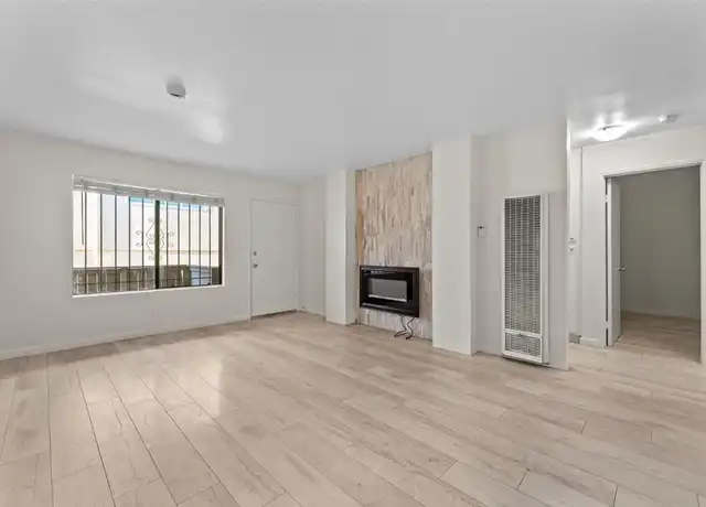 Property at 392 Coronado Ave #2, Long Beach, CA, 90814, 2 beds, 2 baths, [object Object]