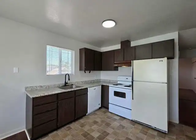Property at 939 N Baker Ave #1, East Wenatchee, WA, 98802, 2 beds, 1.5 baths, [object Object]