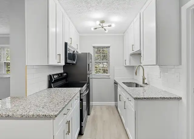 Property at The Courtyard of Oakley - 3805 Ferdinand Pl, Cincinnati, OH, 45209, 1-3 bed, 1-1.5 bath, [object Object]