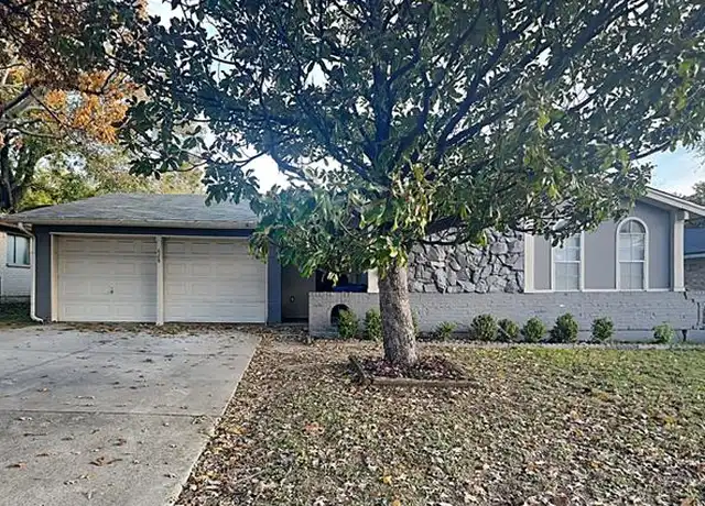 Property at 628 NW Renfro St, Burleson, TX, 76028, 3 beds, 2 baths, [object Object]