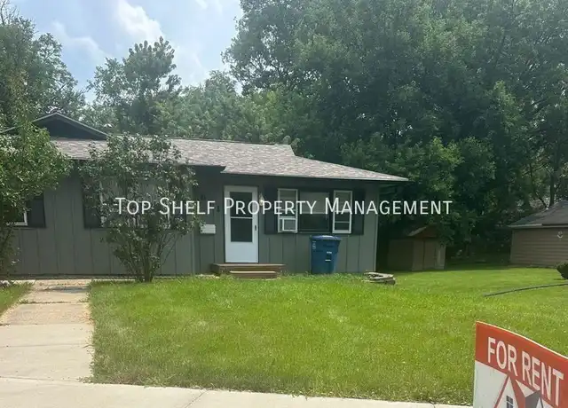 Property at 2611 27th Pl, Des Moines, IA, 50310, 2 beds, 2 baths, [object Object]