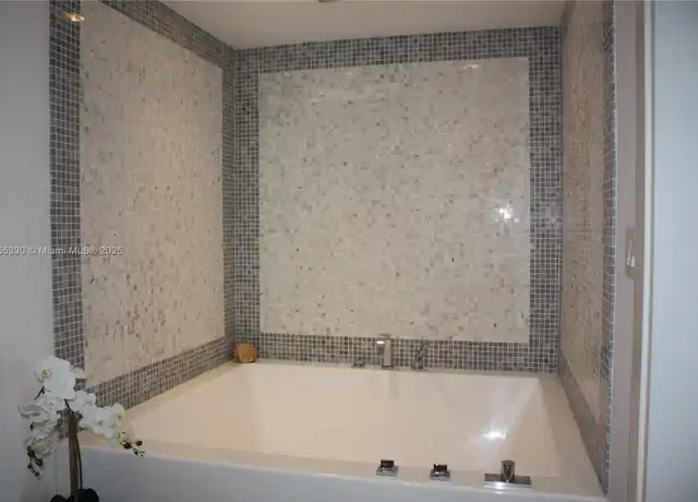 Property at 200 Biscayne Boulevard Way #4413, Miami, FL, 33131, 1 bed, 1.5 baths, [object Object]