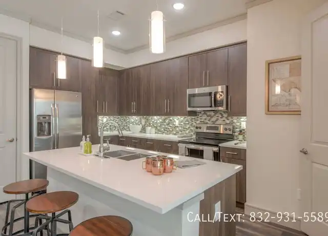 Property at 1800 Saint Joseph Pkwy Unit THD, Houston, TX, 77003, 2 beds, 2 baths, [object Object]