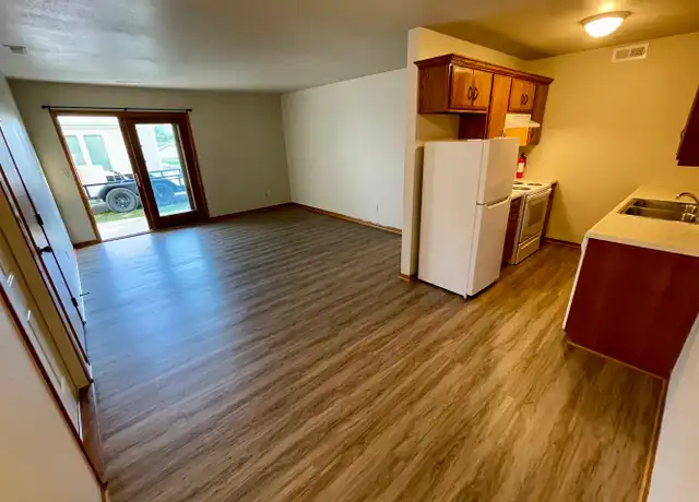 Property at 409 E 15th St Unit 7, Pella, IA, 50219, 2 beds, 1 bath, [object Object]