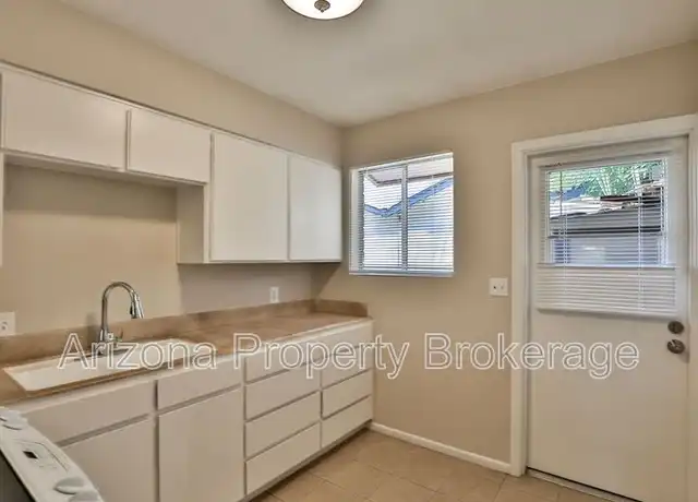 Property at 2323 S College Ave Unit 2, Tempe, AZ, 85282, 1 bed, 1 bath, [object Object]