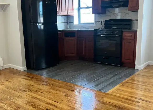 Property at 158 Magnolia St Unit C2, Hartford, CT, 06112, 3 beds, 1 bath, [object Object]