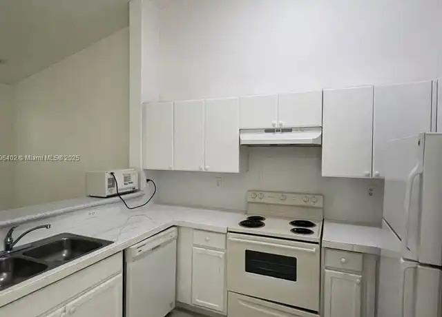 Property at 1661 SE 28th St #206, Homestead, FL, 33035, 2 beds, 2 baths, [object Object]