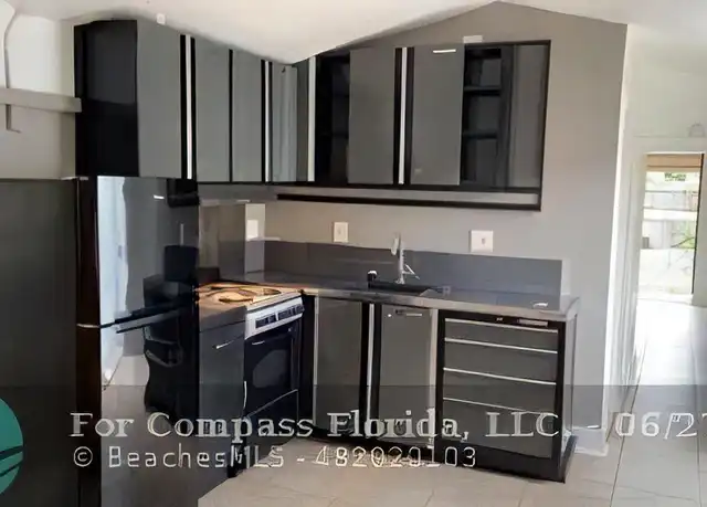 Property at 1824 Roosevelt St, Hollywood, FL, 33020, 1 bed, 1 bath, [object Object]