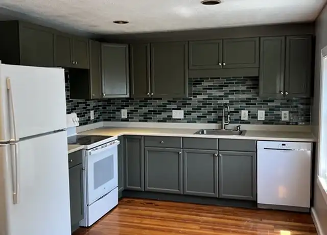 Property at 16 Franklin St Unit 3, Whitman, MA, 02382, 3 beds, 1 bath, [object Object]