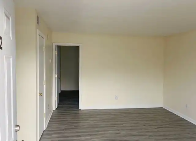 Property at 1375 Bramblett Blvd Unit 2, Radcliff, KY, 40160, 1 bed, 1 bath, [object Object]