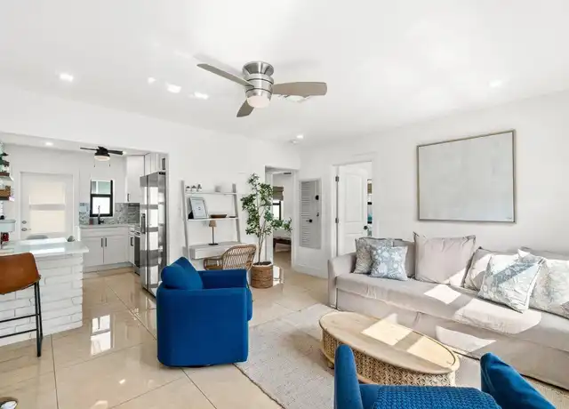 Property at 217 NE 11th St Unit B, Delray Beach, FL, 33444, 2 beds, 1 bath, [object Object]