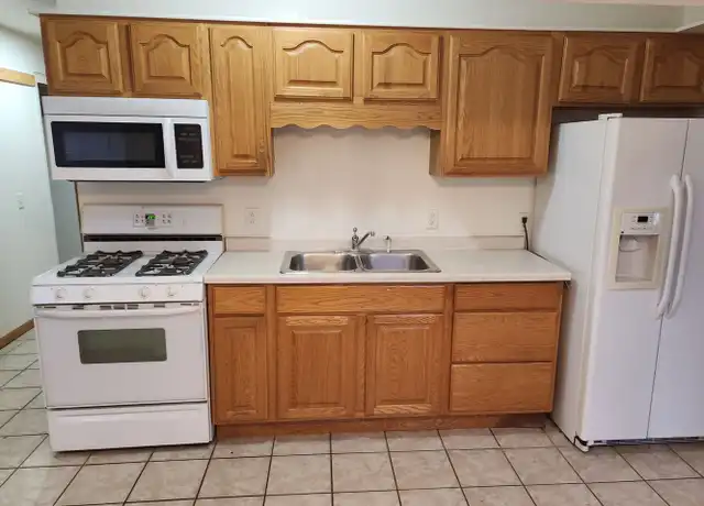 Property at 817 King St Unit 821, La Crosse, WI, 54601, 3 beds, 1 bath, [object Object]