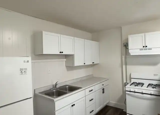 Property at 2123 C Ave Unit 2, Kearney, NE, 68847, 1 bed, 1 bath, [object Object]