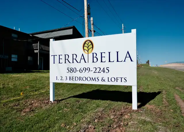 Property at 4002 NW Ozmun Ave Unit 4021-B, Lawton, OK, 73505, 3 beds, 2.5 baths, [object Object]