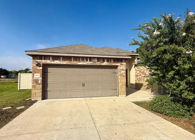 Property at 2593 Pahmeyer Rd, New Braunfels, TX, 78130, 3 beds, 2 baths, [object Object]