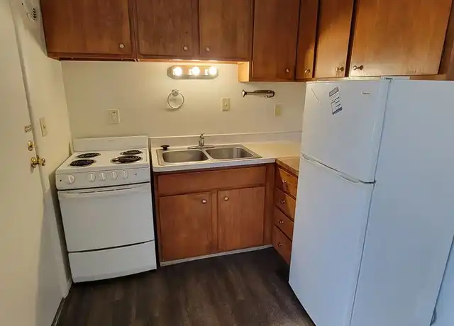 Property at 2221 N Ballard Rd Unit 8, Appleton, WI, 54911, 1 bed, 1 bath, [object Object]