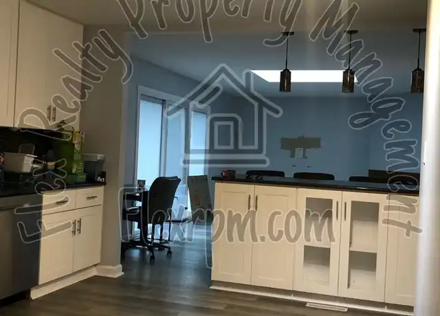 Property at 5537 Willowood Ct, Toledo, OH, 43615, 2 beds, 1.5 baths, [object Object]