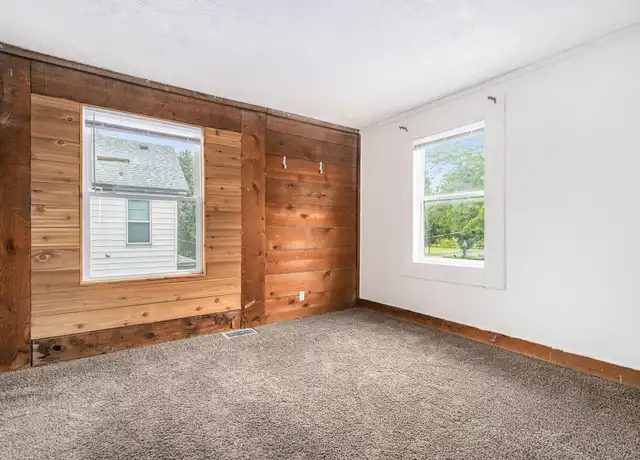Property at 607 W Wayne St, South Bend, IN, 46601, 2 beds, 1 bath, [object Object]