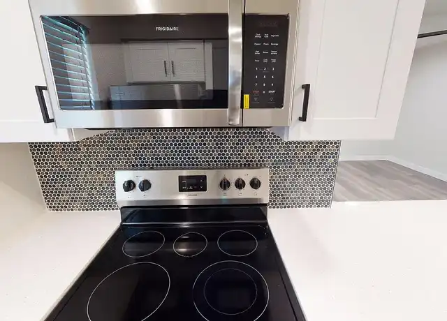 Property at Aurora Villas - 1621 W Denton Ln, Phoenix, AZ, 85015, 1 bed, 1 bath, [object Object]