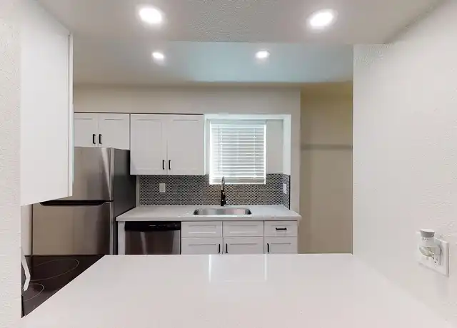 Property at Aurora Villas - 1621 W Denton Ln, Phoenix, AZ, 85015, 2 beds, 2 baths, [object Object]