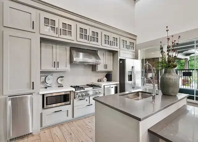 Property at Beacon Lakes - 555 Fm RD, Dickinson, TX, 77539, 1-2 bed, 1-2 bath, [object Object]