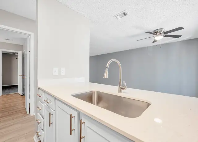 Photo of 5608 Royal Ln, Benbrook, TX 76109
