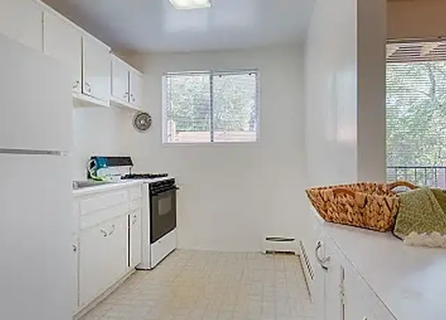 Photo of 10320 Layton Hall Dr, Fairfax, VA 22030