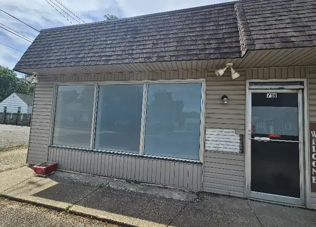 Property at 718 Derby St, Pekin, IL, 61554, 1 bed, 1 bath, [object Object]