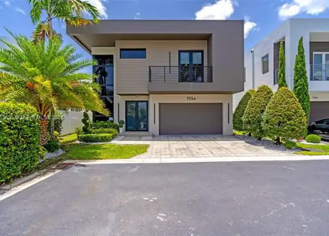 Property at 7534 NW 98th Ave, Doral, FL, 33178, 5 beds, 5 baths, [object Object]
