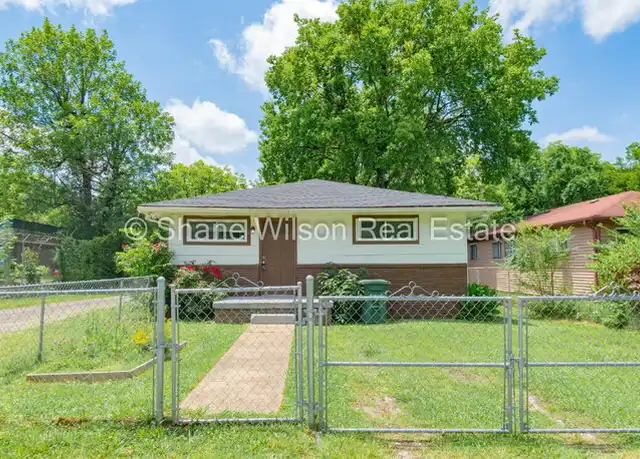 Property at 2110 Appling St, Chattanooga, TN, 37406, 3 beds, 1 bath, [object Object]