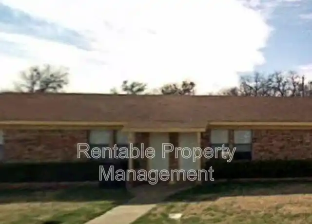 Property at 927 Meadowlark Cir, Granbury, TX, 76049, 2 beds, 1 bath, [object Object]