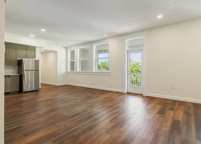 Property at 913 Greenway Ct Unit 14, Norfolk, VA, 23507, 2 beds, 1 bath, [object Object]